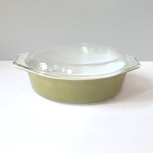 Vintage Pyrex Verde 2.5 qt casserole dish with lid